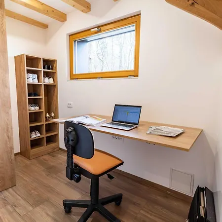 Elegant Warm Bliss Hideaway Escape - With Hot-tub * Šenčur