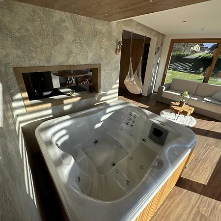 Tatil Evi Elegant Warm Bliss Hideaway Escape - With Hot-tub