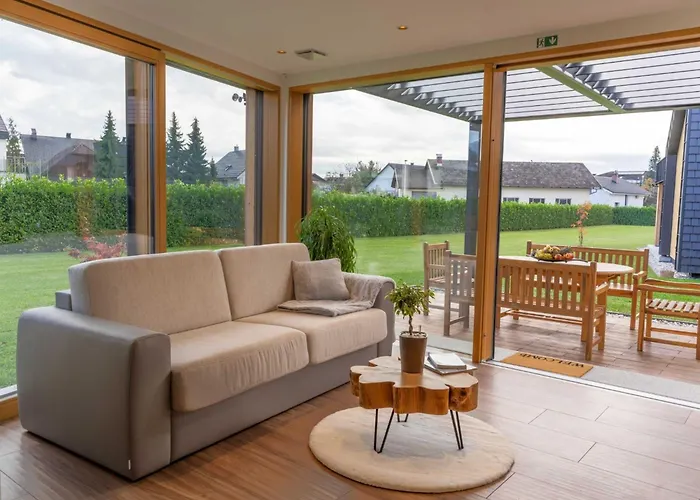 Elegant Warm Bliss Hideaway Escape - With Hot-tub *