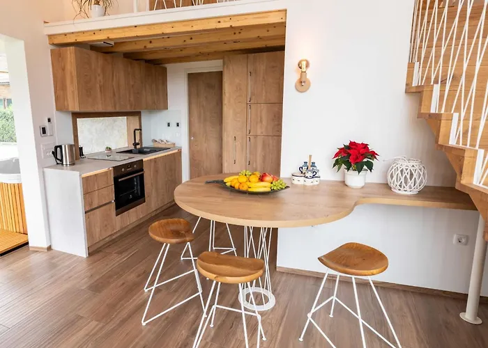 Tatil Evi Elegant Warm Bliss Hideaway Escape - With Hot-tub *