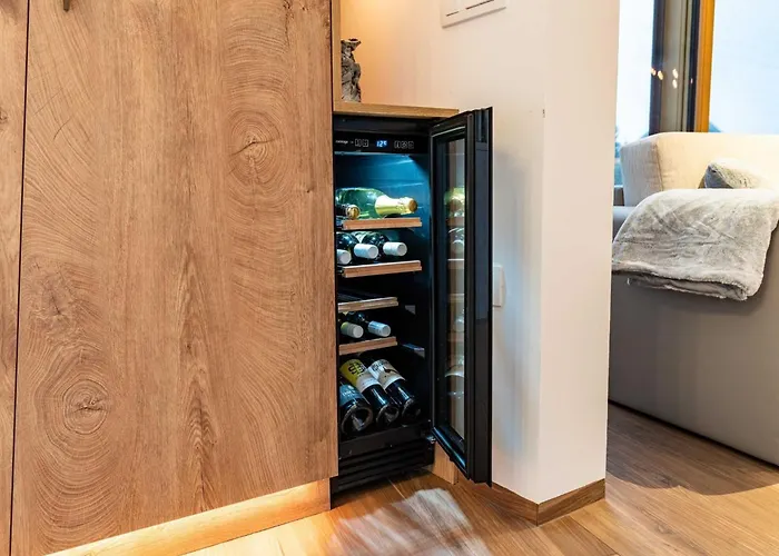 Elegant Warm Bliss Hideaway Escape - With Hot-tub Tatil Evi Šenčur