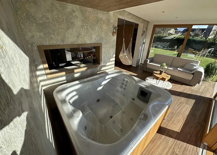 Tatil Evi Elegant Warm Bliss Hideaway Escape - With Hot-tub